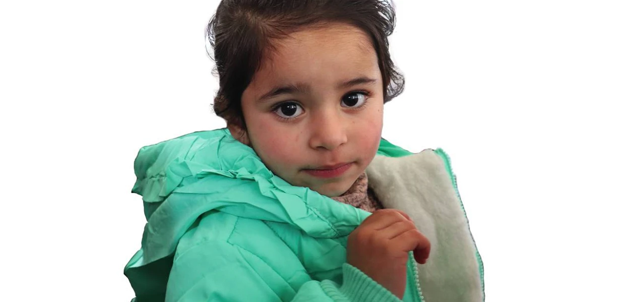 Jezídská dívka – jedna z 324 dětí v uprchlickém táboře Esian (CSI)
